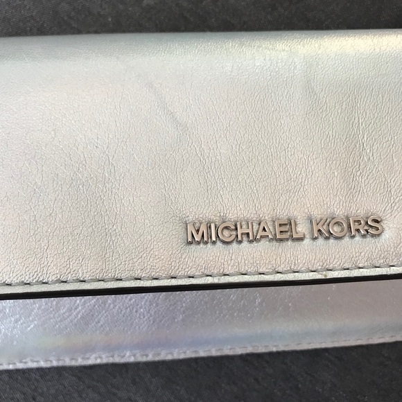 LAST 1 ⭐️ Authentic MK silver leather flat wallet - Picture 7 of 7